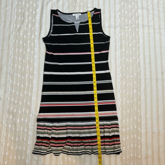 White House Black Market |WHBM| sleeveless striped black pleated dress size s - Picture 8 of 9